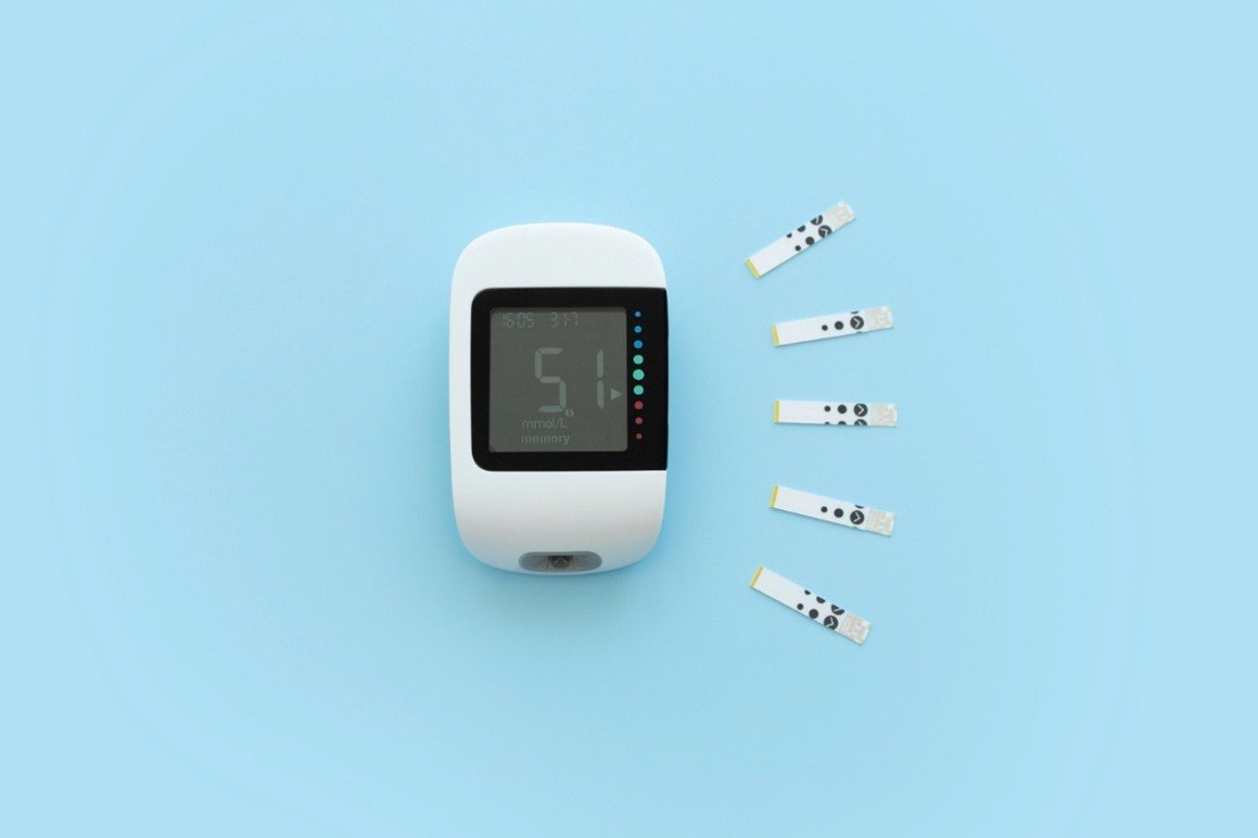 The Benefits and Risks of Continuous Glucose Monitoring